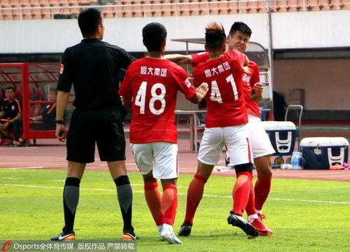 青岛球员爆料事件视频曝光,揭秘背后真相与争议 第2张 青岛球员爆料事件视频曝光,揭秘背后真相与争议 第2张