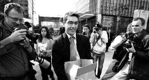 雷曼兄弟在线观看,金融风暴中的在线见证