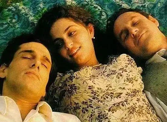 布达佩斯之恋在线观看,一场跨越时空的浪漫邂逅  第3张